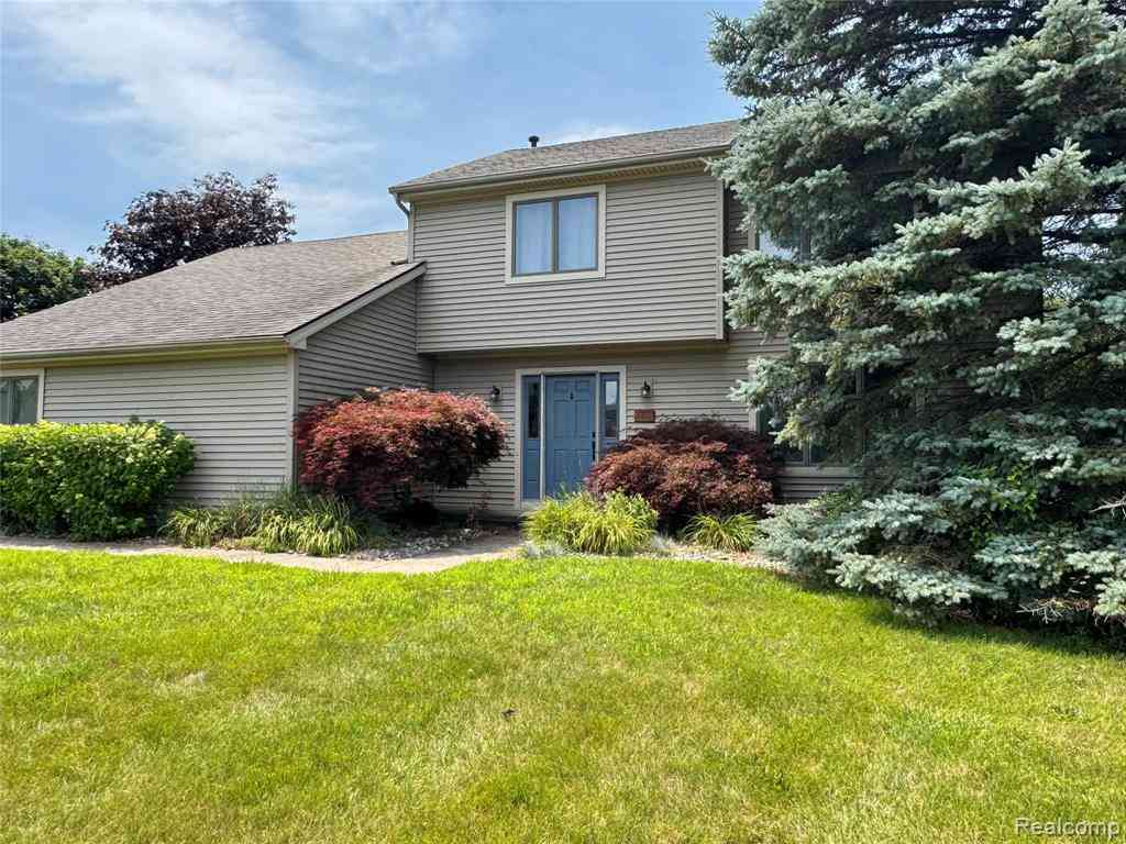 Homes For Sale - 2132 Maple Creek Circle <br/> Ann Arbor, MI 48108
