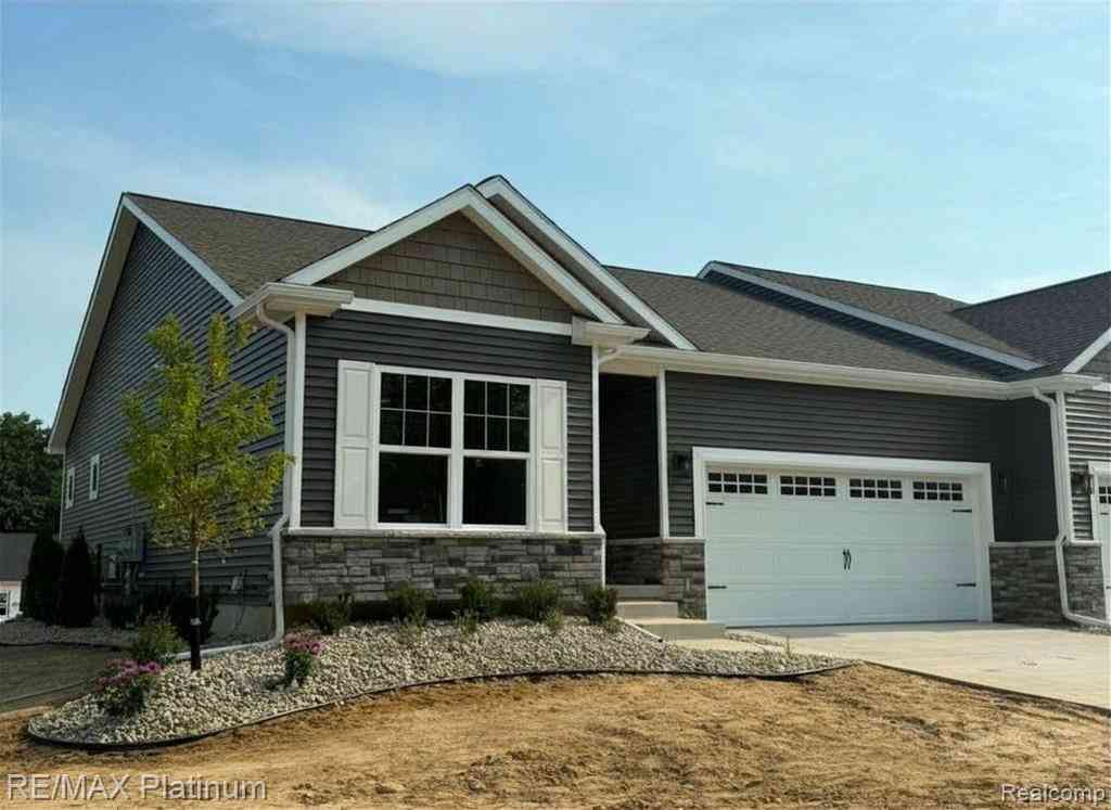 Condo For Sale - 850 Oakwood Circle  #41<br/> Fenton, MI 48430