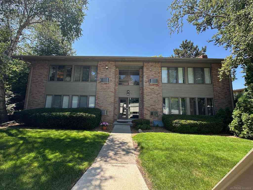 Condo For Sale - 340 Concord Place <br/> Bloomfield Hills, MI 48304