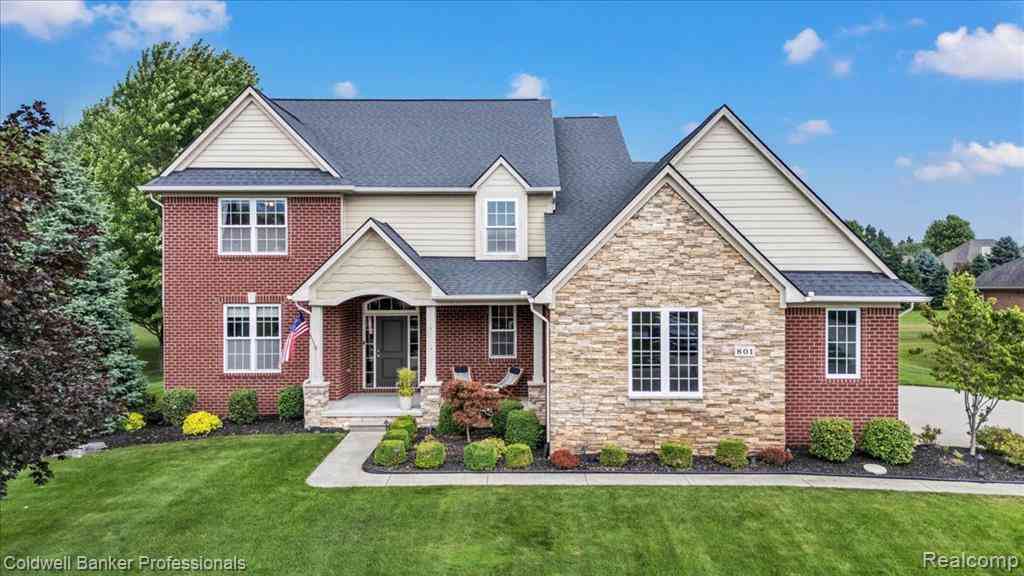 Homes For Sale - 801 Watersmeet Drive <br/> Oxford, MI 48371