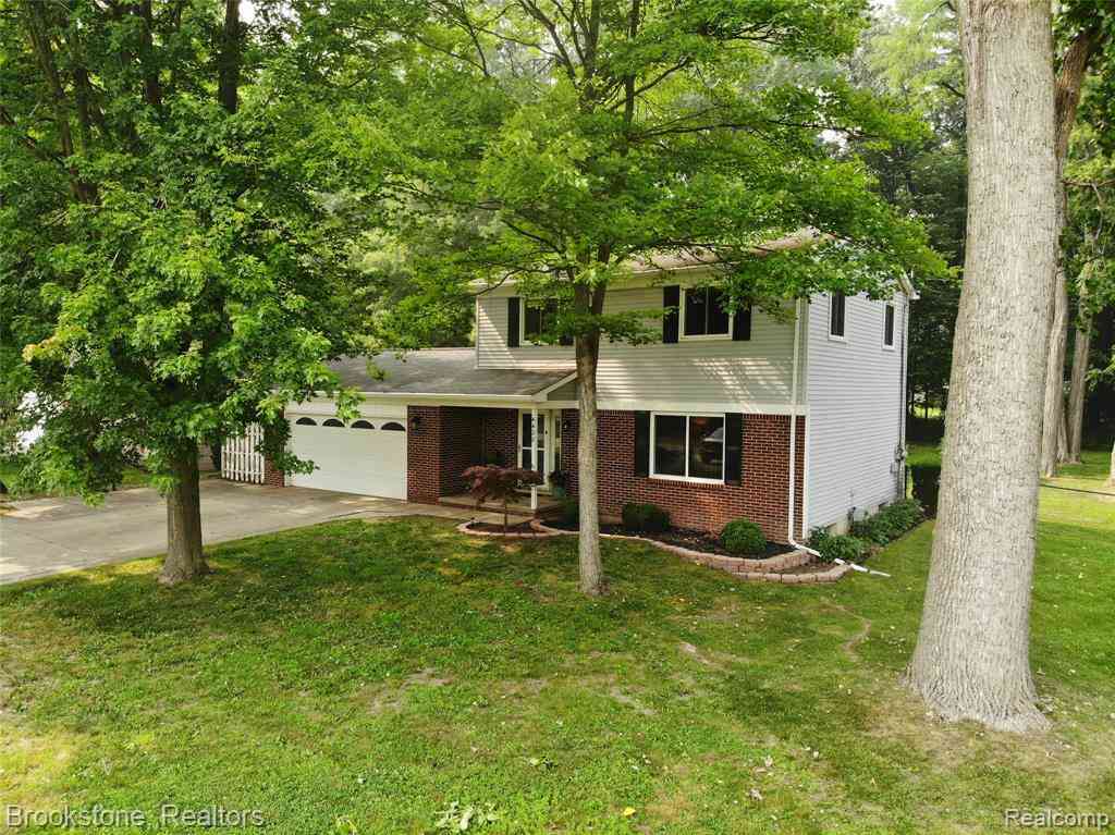 Homes For Sale - 4428 Fenmore Avenue <br/> Waterford, MI 48328