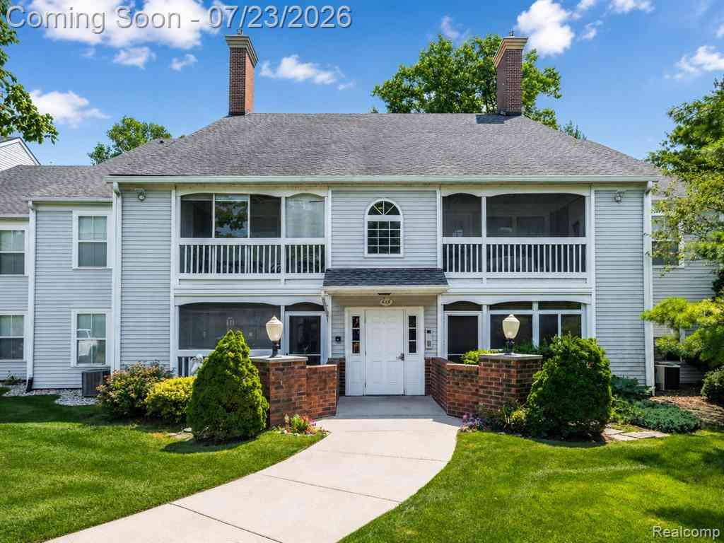 Condo For Sale - 618 Curzon Court  #203<br/> Livingston County, Howell, MI 48843
