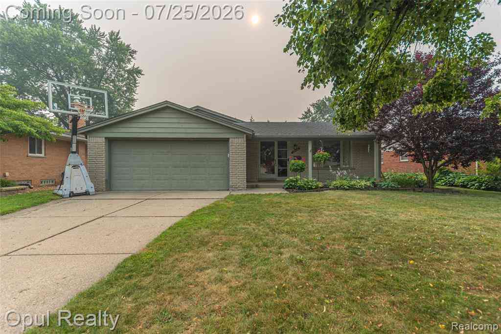 Homes For Sale - 15520 Fitzgerald Street <br/> Livonia, MI 48154