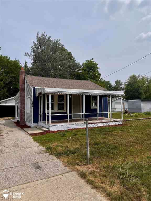 Homes For Sale - 1418 W Juliah Avenue <br/> Genesee County, Flint, MI 48505