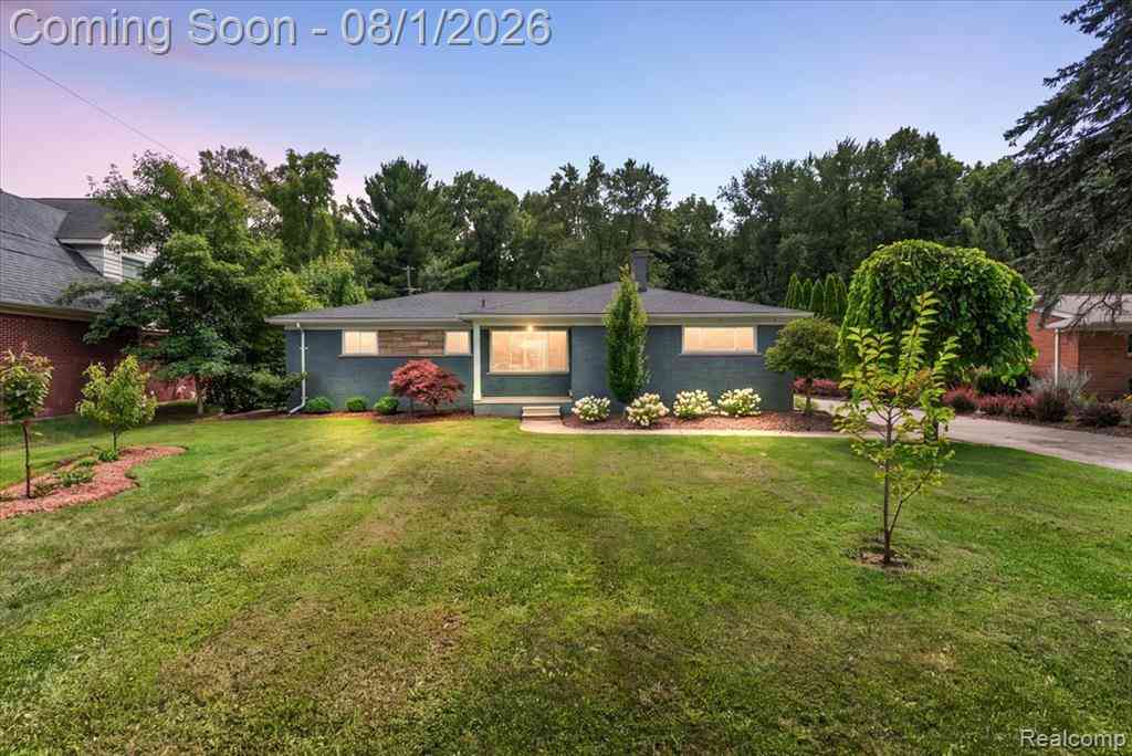 Homes For Sale - 660 Sylvanwood Drive <br/> Troy, MI 48085