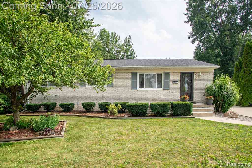 Homes For Sale - 31045 John Hauk Street <br/> Garden City, MI 48135