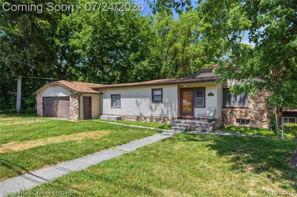 Homes For Sale - 28430 Terrence Street <br/> Livonia, MI 48154