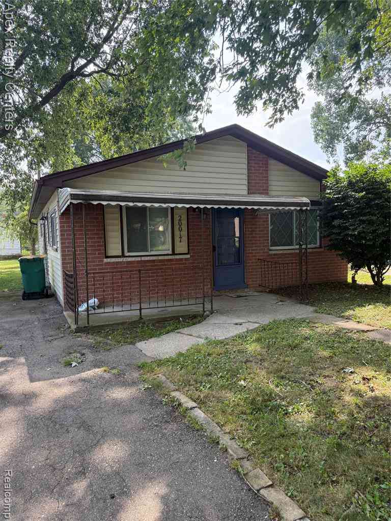 Homes For Rent - 20017 Cornell Avenue <br/> Brownstown, MI 48174