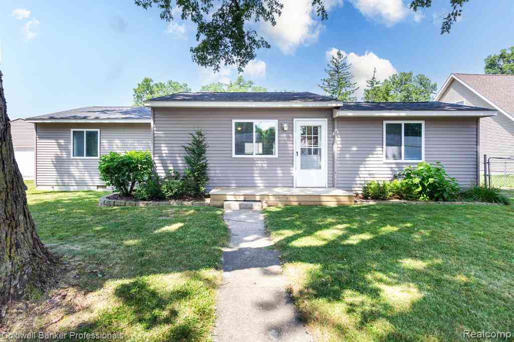 Homes For Sale - 9031 Garfield Drive <br/> Whitmore Lake, MI 48189