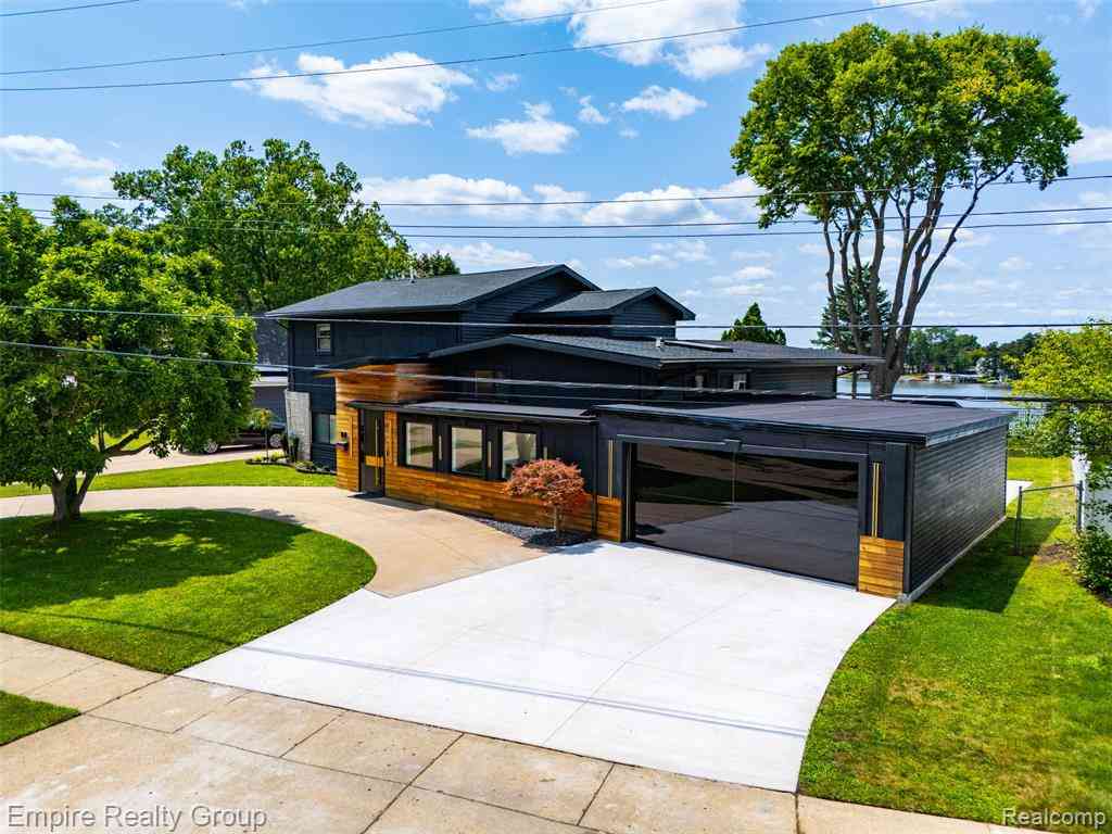Homes For Sale - 53 Potter Drive <br/> Belleville, MI 48111