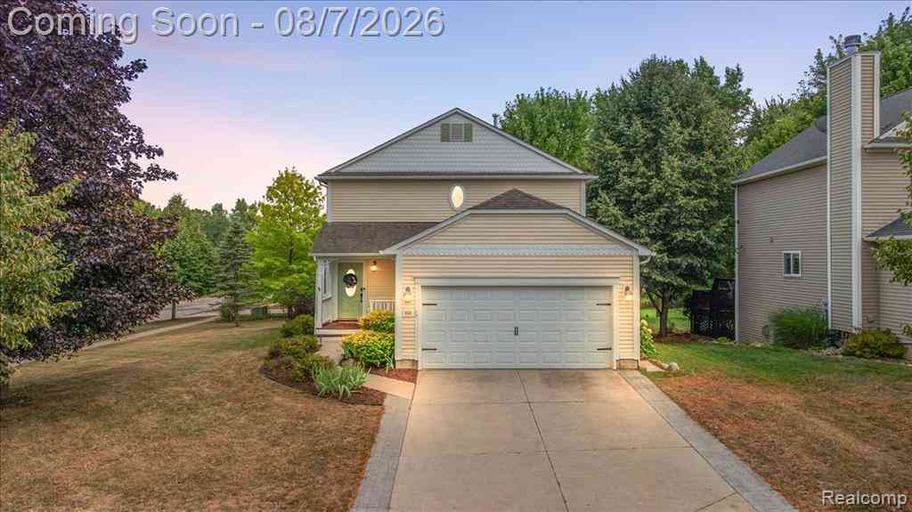 Homes For Sale - 920 E Caroline Street <br/> Fenton, MI 48430
