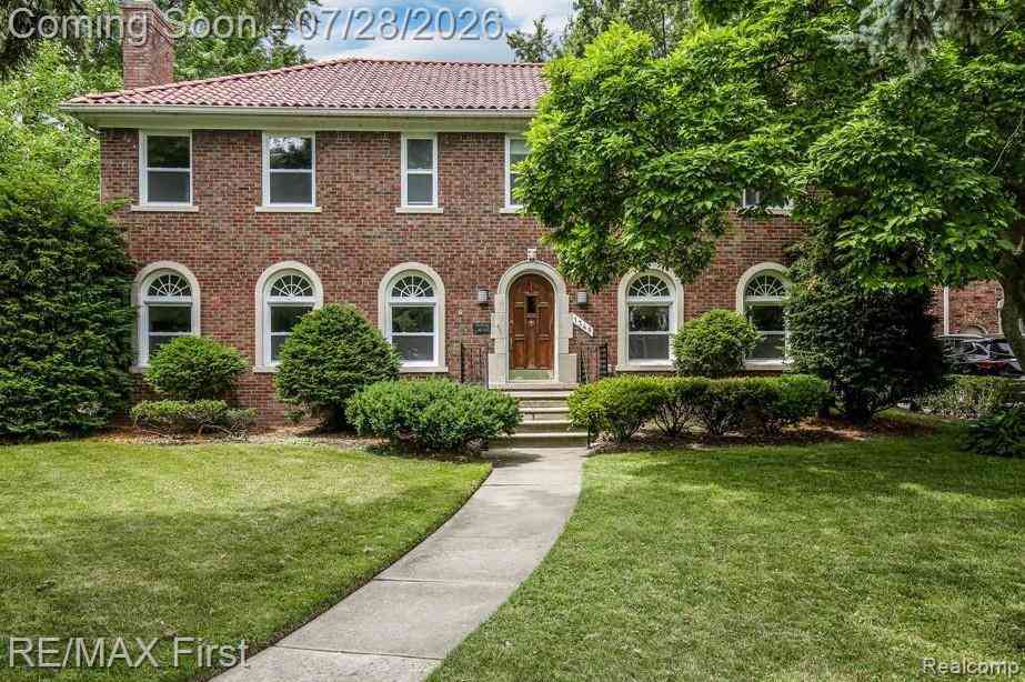 Homes For Sale - 1349 Devonshire Road <br/> Grosse Pointe, MI 48230