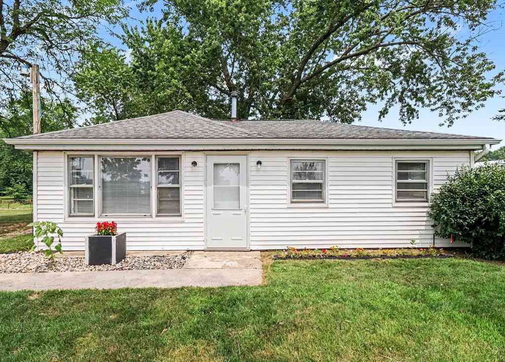 Homes For Sale - 16812 Moorepark Road <br/> Three Rivers, MI 49093