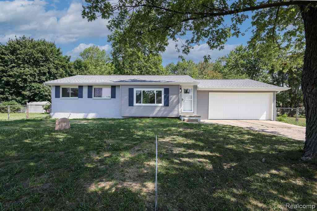 Homes For Sale - 5147 N Paro Drive <br/> Genesee County, Flint, MI 48506