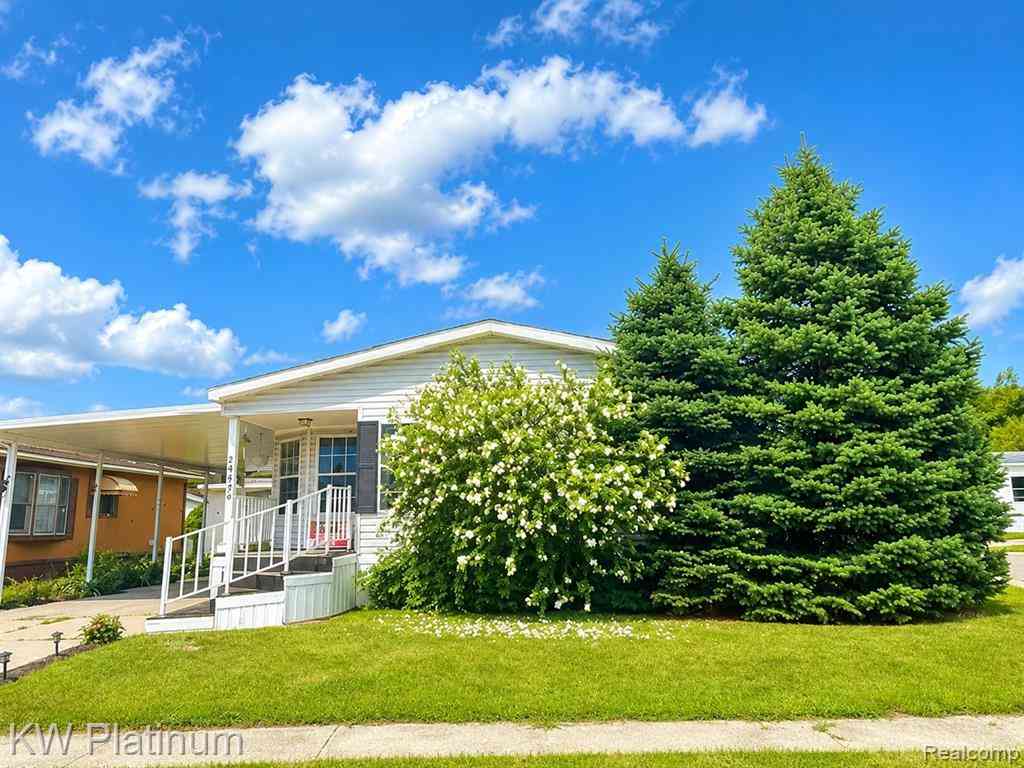 Homes For Sale - 49454 Wisteria Court <br/> Utica, MI 48315