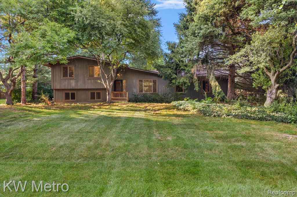 Homes For Sale - 2804 Rhineberry Road <br/> Rochester, MI 48309