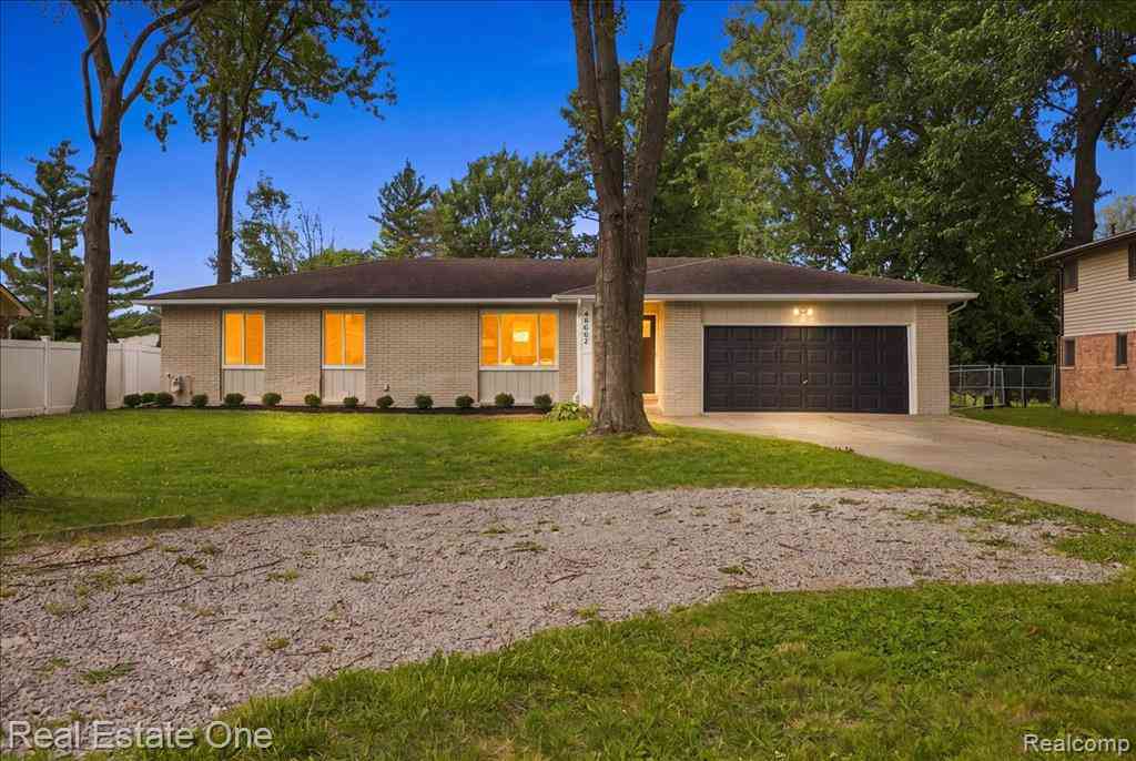 Homes For Sale - 48064 Meadow Lane <br/> Macomb County, New Baltimore, MI 48051