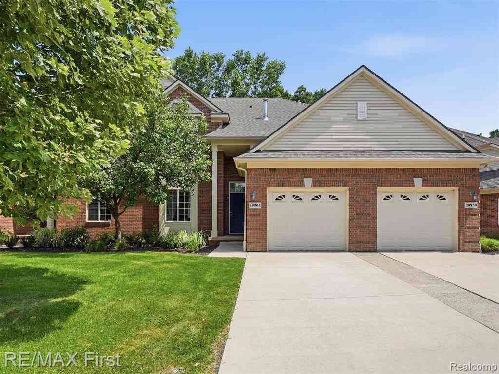 Condo For Sale - 29364 Woodpark Circle <br/> Warren, MI 48092