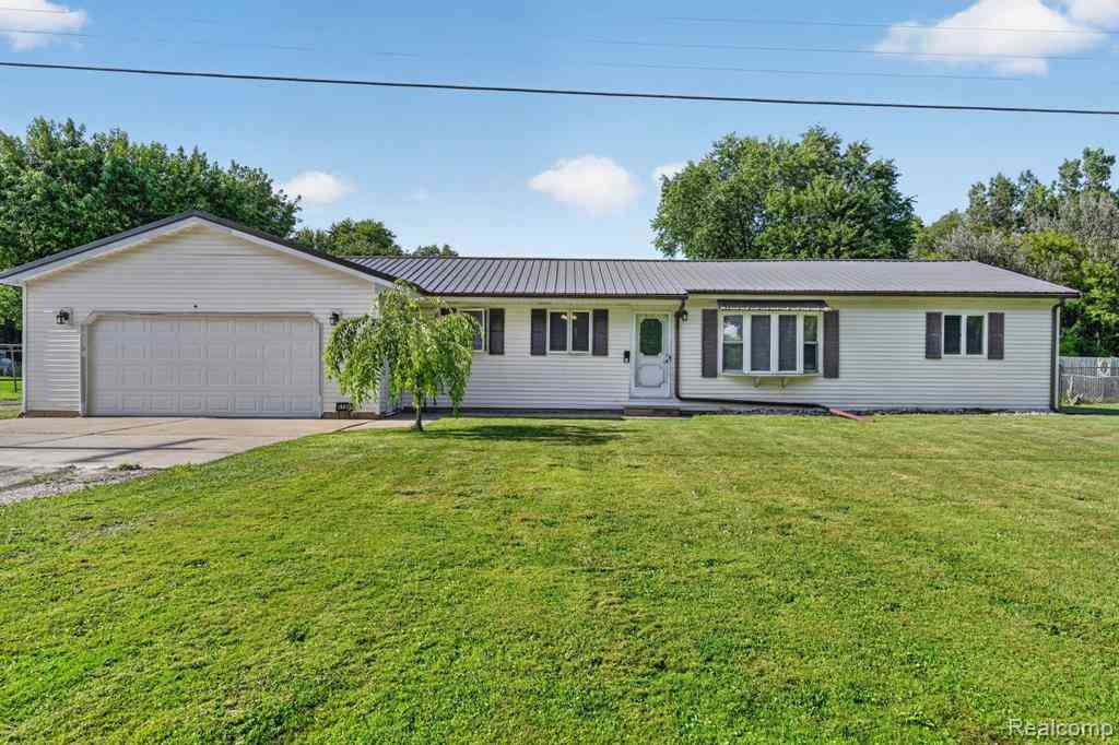 Homes For Sale - 4184 W Lake Road <br/> Genesee County, Clio, MI 48420