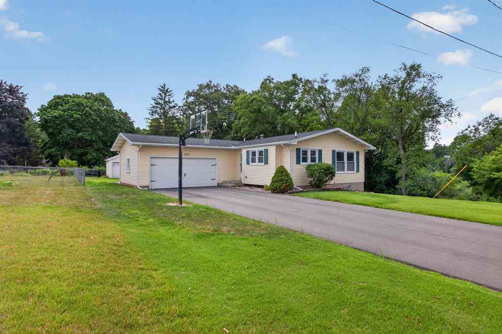 Homes For Sale - 1617 Duguid Road <br/> Jackson, MI 49203