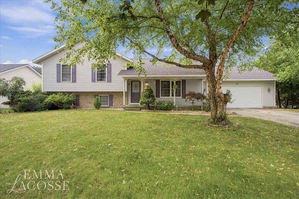 Homes For Sale - 3560 Rush Creek Drive <br/> Hudsonville, MI 49426