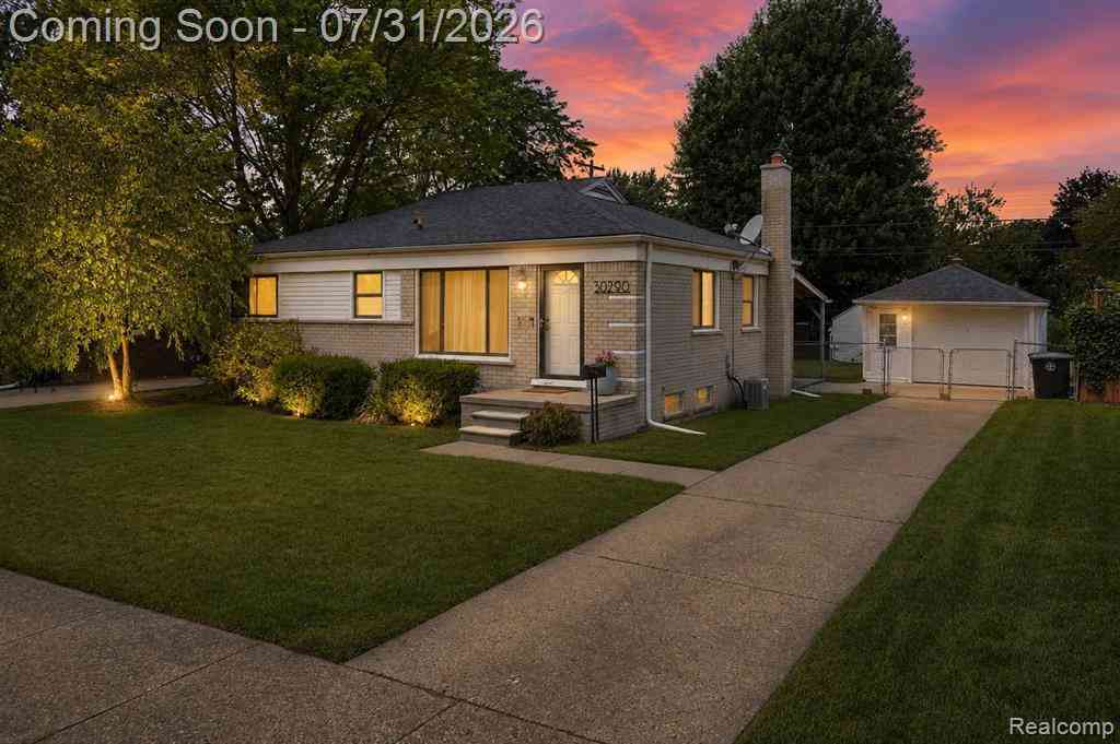 Homes For Sale - 30290 Minton Street <br/> Wayne County, Livonia, MI 48150