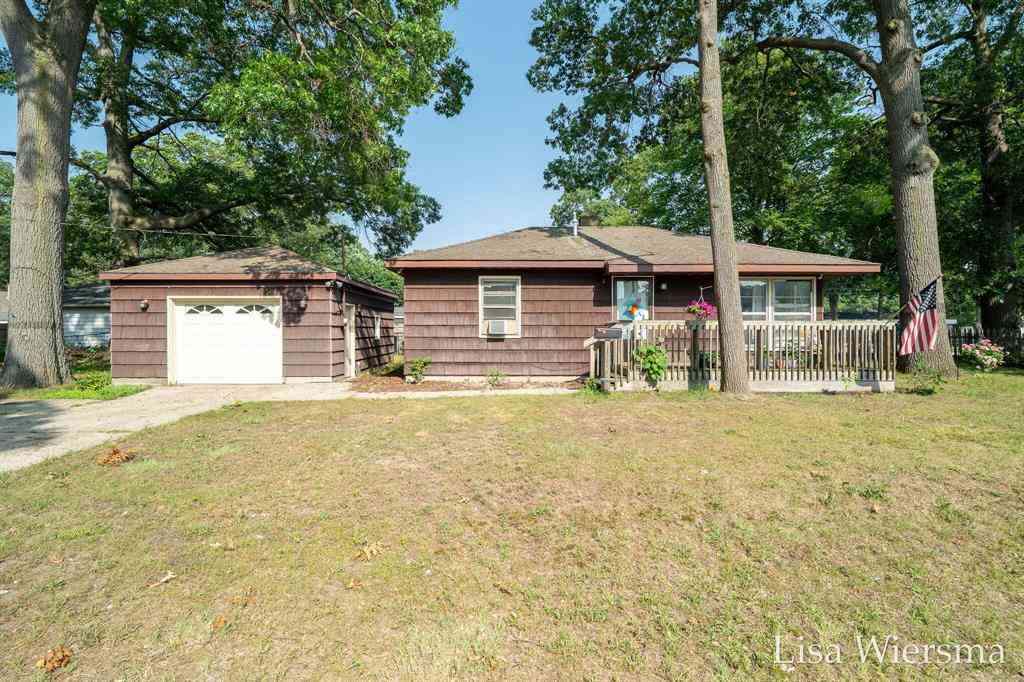Homes For Sale - 2190 W Sherman Boulevard <br/> Muskegon, MI 49441