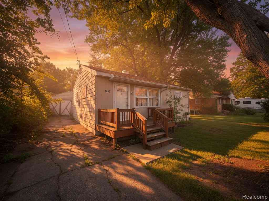 Homes For Rent - 1087 W Kurtz Avenue <br/> Genesee County, Flint, MI 48505