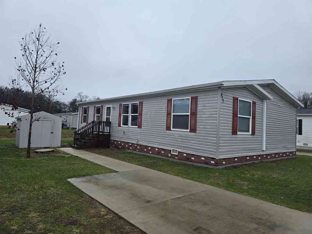 Homes For Sale - 217 Braeburn Drive <br/> Muskegon, MI 49442