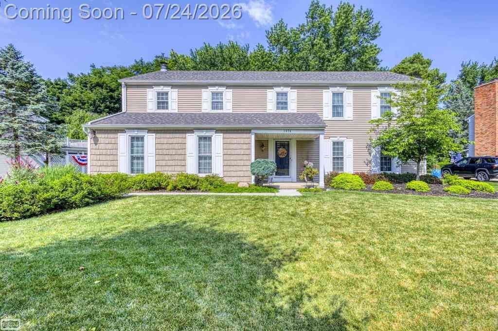 Homes For Sale - 1374 E Horseshoe Bend Drive <br/> Rochester, MI 48306