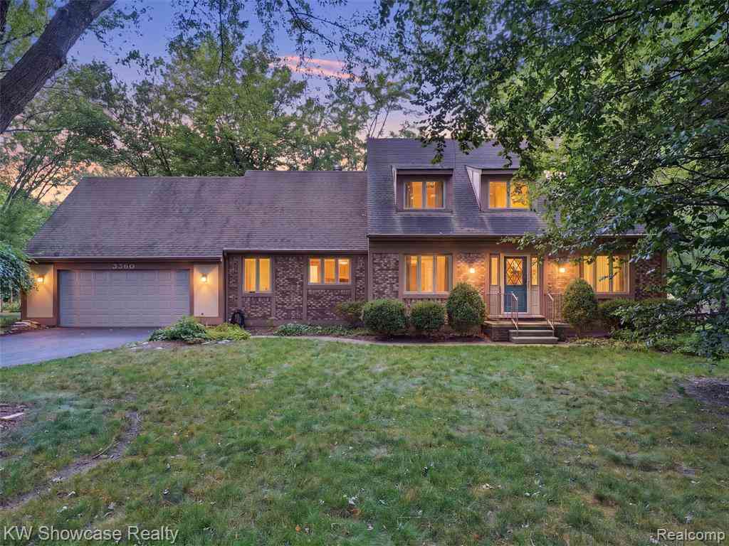 Homes For Sale - 3360 Pleasant Valley Road <br/> Livingston County, Brighton, MI 48114