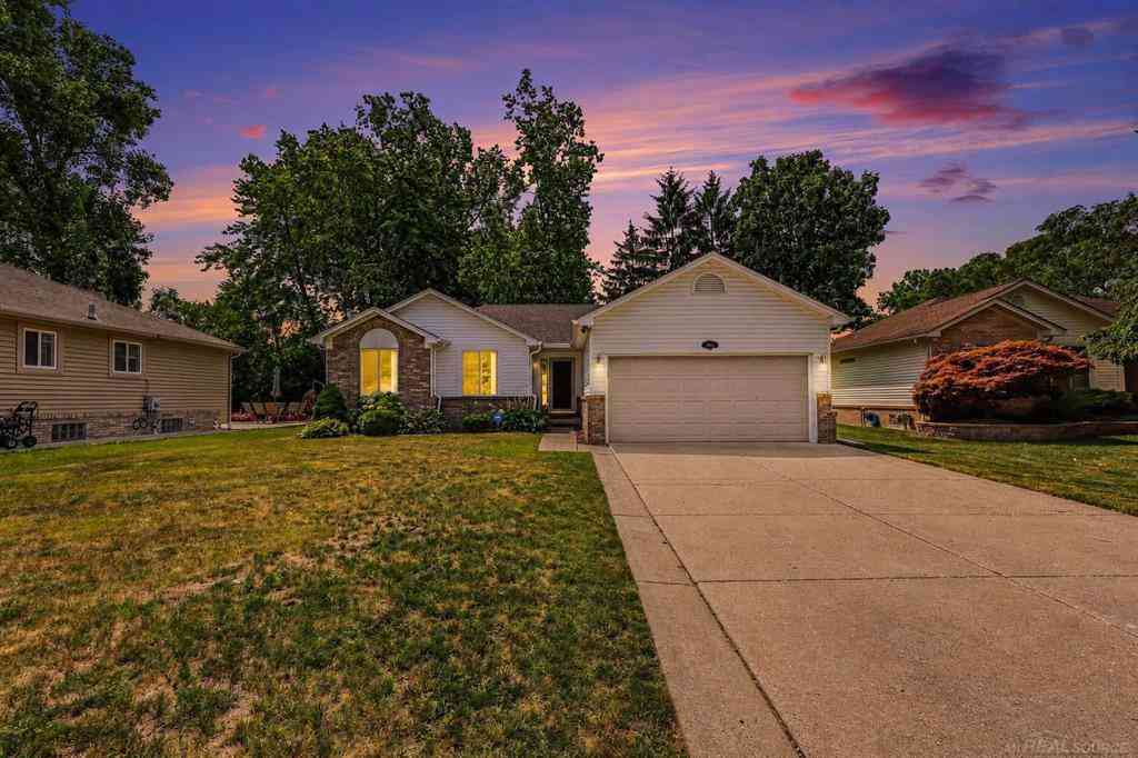 Homes For Sale - 6016 Mulberry Drive <br/> Sterling Heights, MI 48314