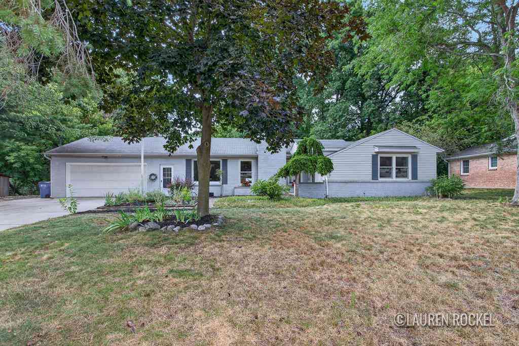 Homes For Sale - 3121 Baker Park Drive Se SE<br/> Grand Rapids, MI 49508