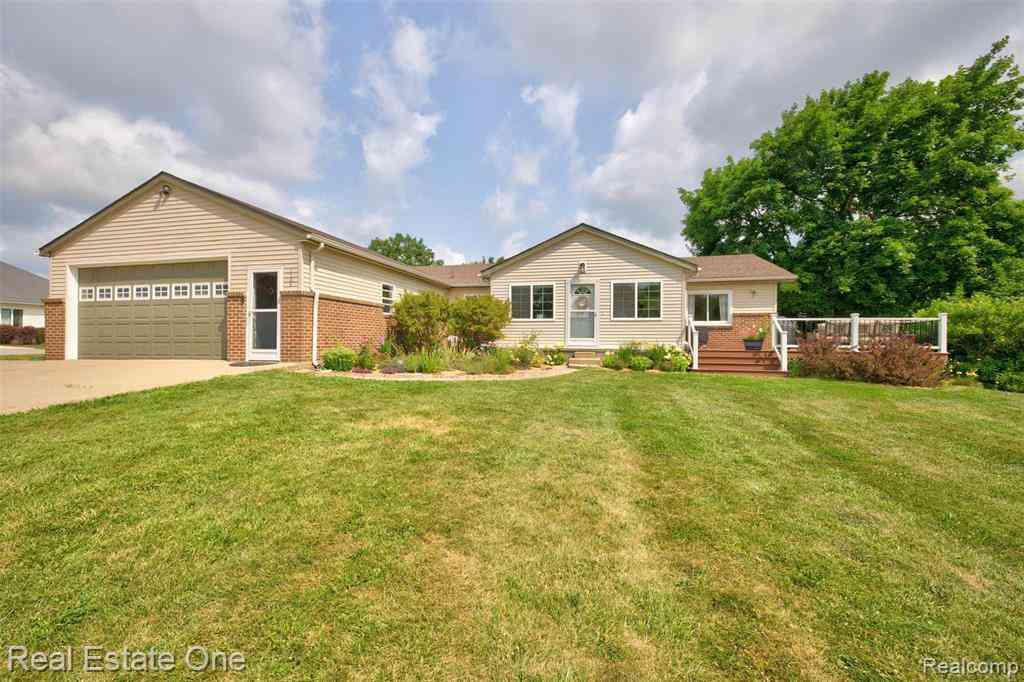 Homes For Sale - 1136 Brauer Road <br/> Lapeer County, Oxford, MI 48371