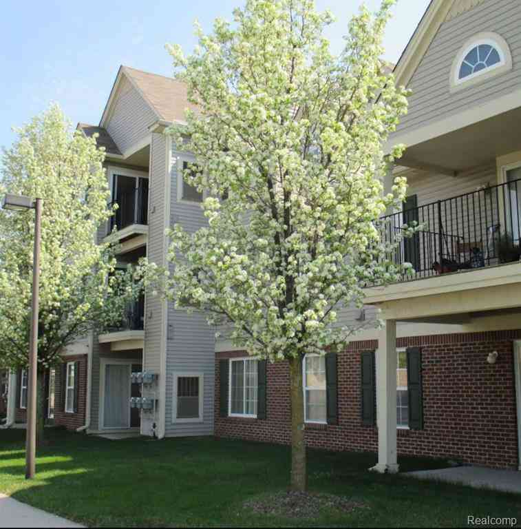 Condo For Rent - 14208 Pinehurst Lane  #14208<br/> Genesee County, Grand Blanc, MI 48439