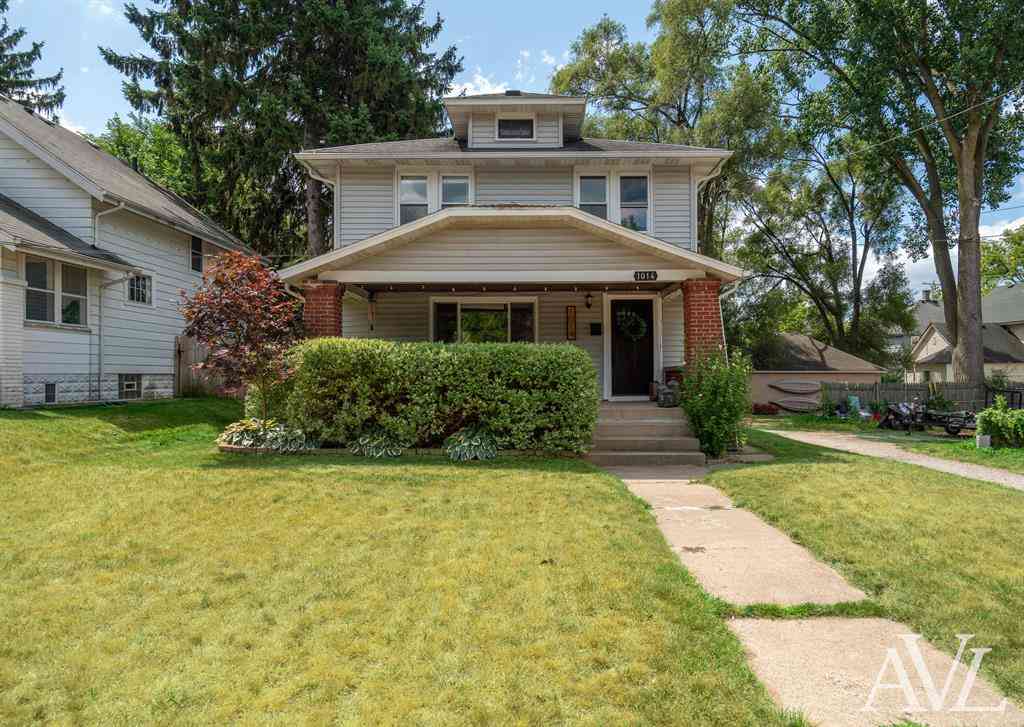 Homes For Sale - 1014 Crescent Street Ne NE<br/> Grand Rapids, MI 49503