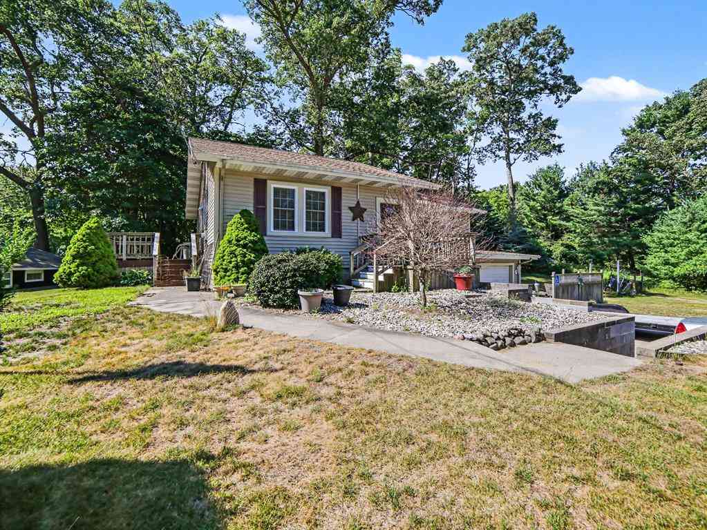 Homes For Sale - 3551 Fenner Road <br/> Muskegon, MI 49445
