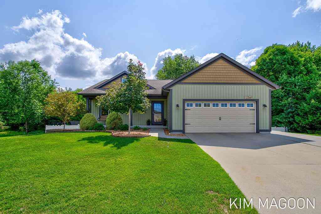 Homes For Sale - 12569 Canterbury Court <br/> Grand Haven, MI 49417