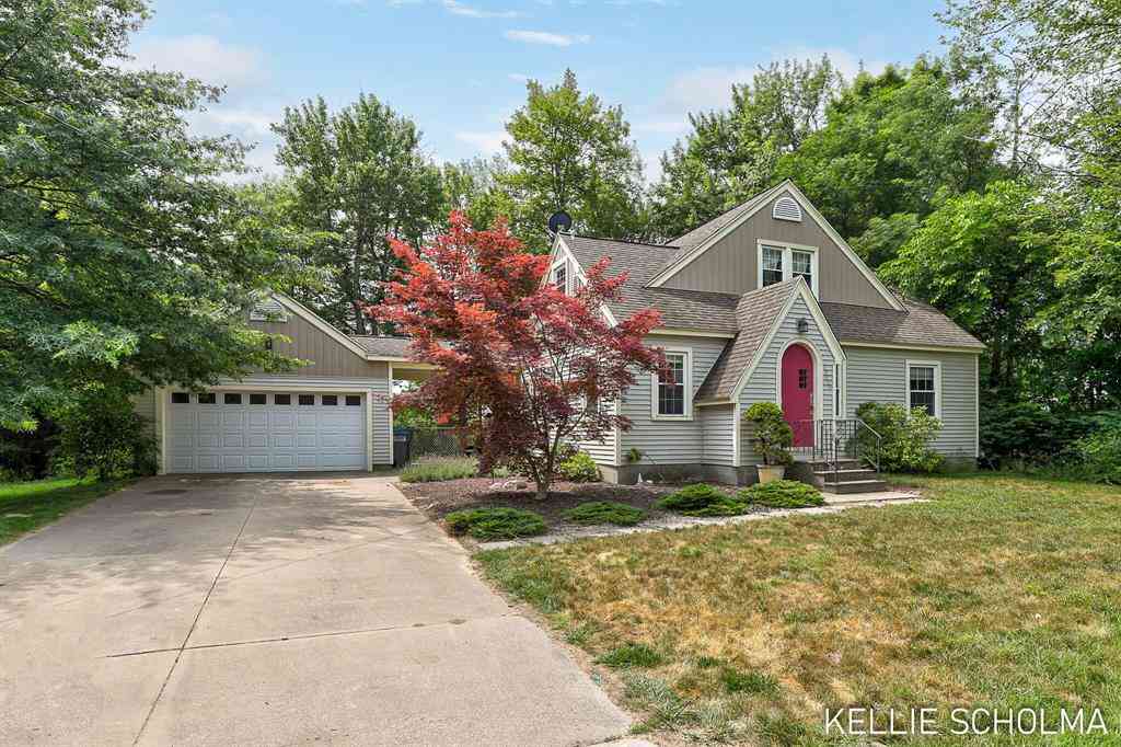 Homes For Sale - 17680 N Shore Drive <br/> Spring Lake, MI 49456