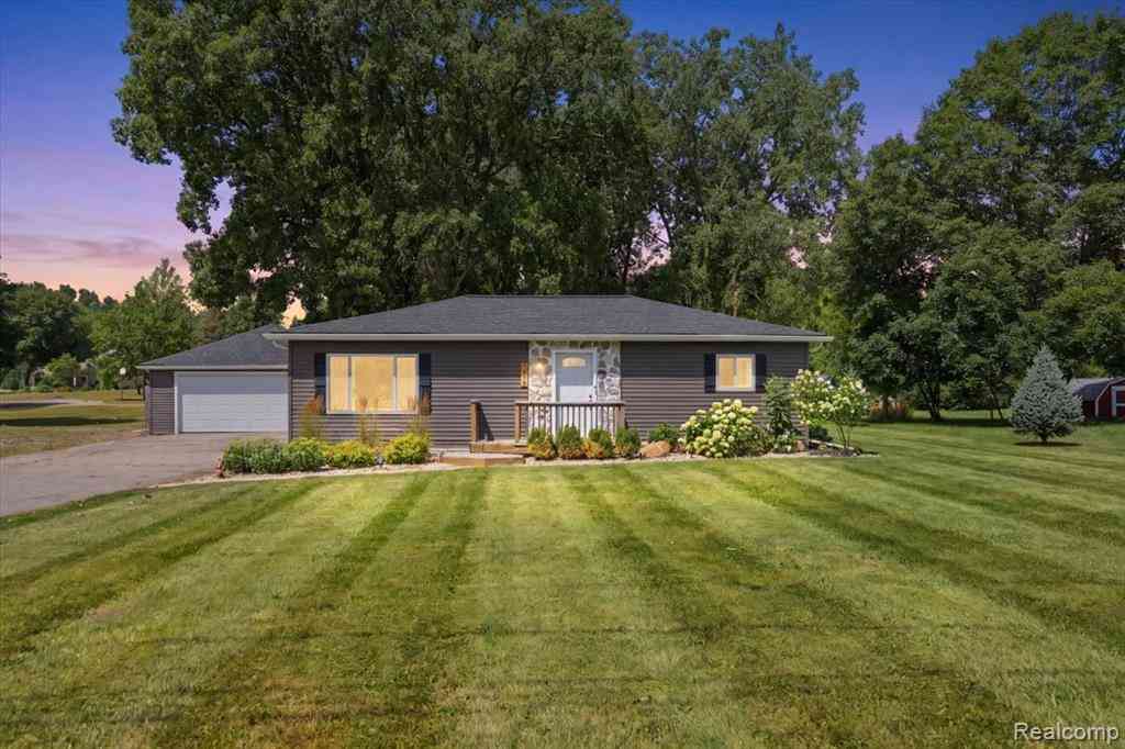 Homes For Sale - 1475 N Irish Road <br/> Genesee County, Davison, MI 48423
