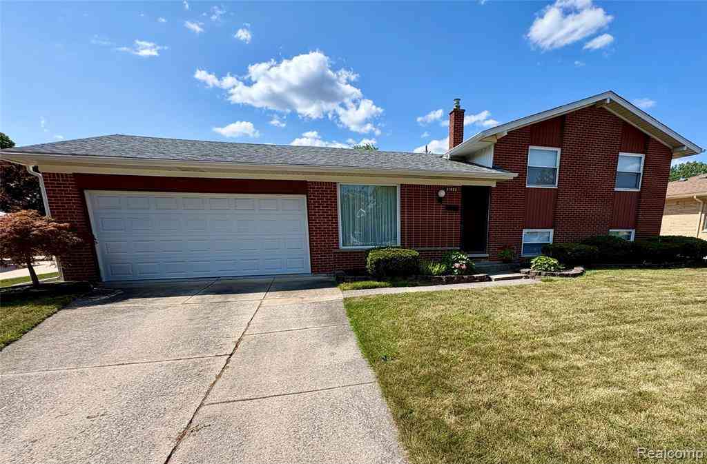 Homes For Sale - 31923 Lafler Drive <br/> Wayne County, Rockwood, MI 48173