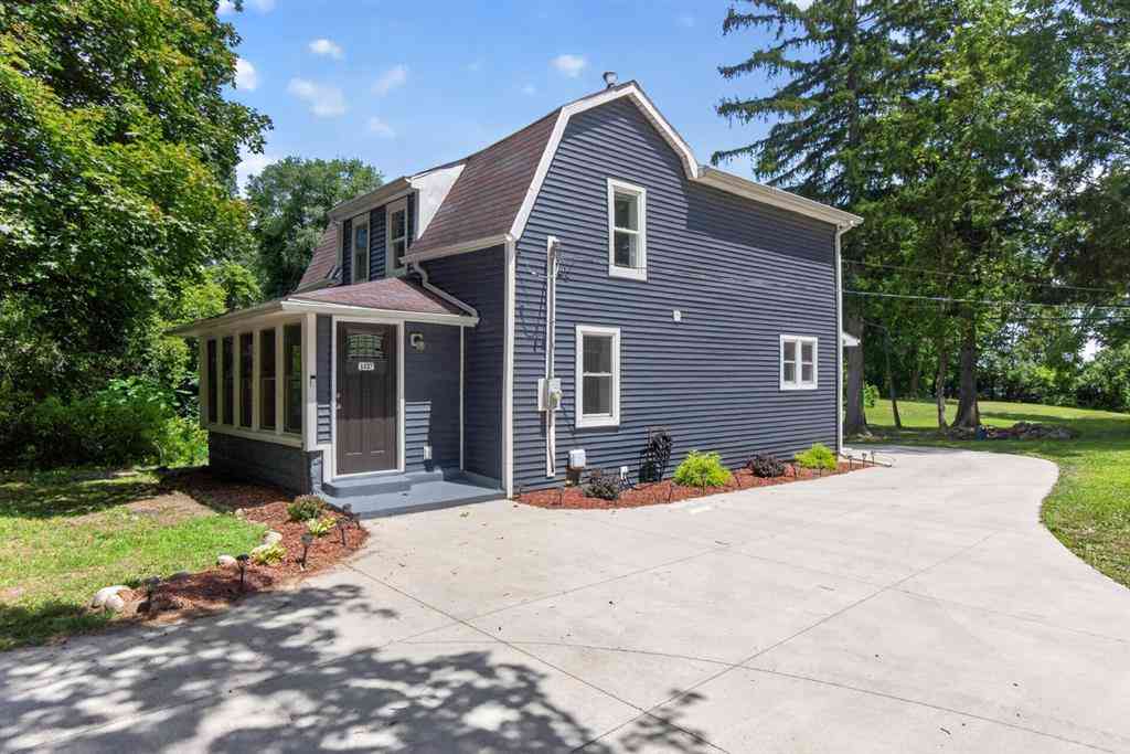 Homes For Sale - 1227 Wayne Street <br/> Jackson, MI 49202