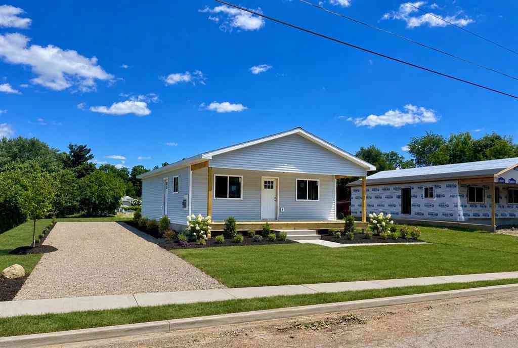 Homes For Sale - 751 Tomlinson Street <br/> Jackson, MI 49203