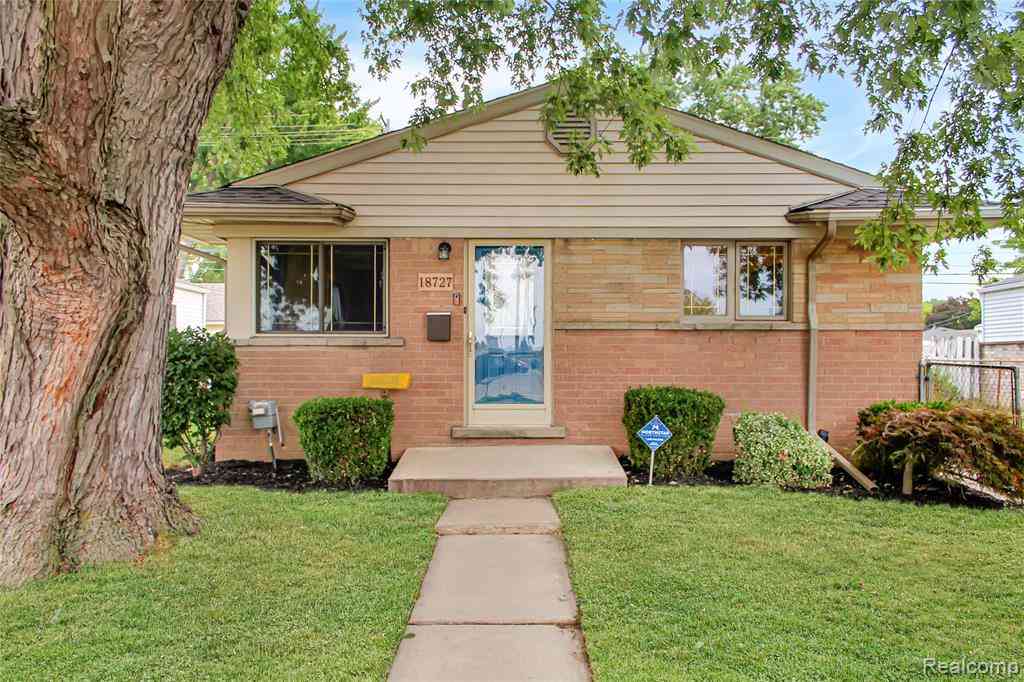 Homes For Sale - 18727 Marquette Street <br/> Roseville, MI 48066