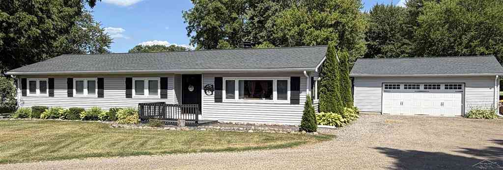 Homes For Sale - 325 S Main Street <br/> Chesaning, MI 48616