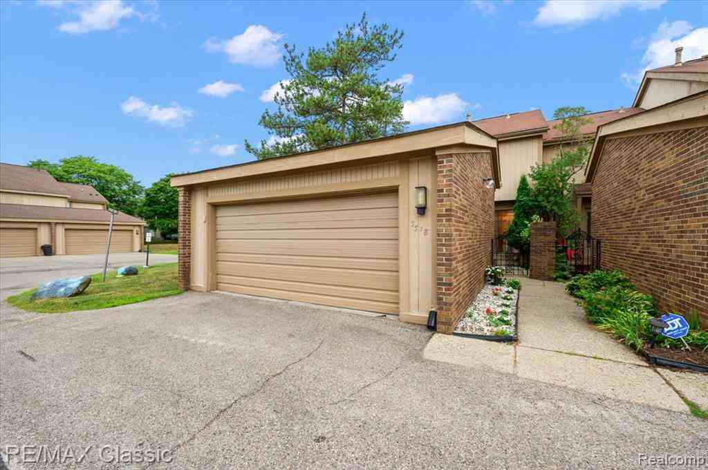 Condo For Sale - 5318 WRIGHT WAY S Wright Way S S<br/> West Bloomfield, MI 48322