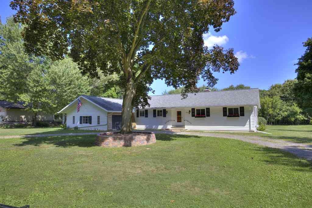 Homes For Sale - 2356 Hatch Road <br/> Jackson, MI 49201