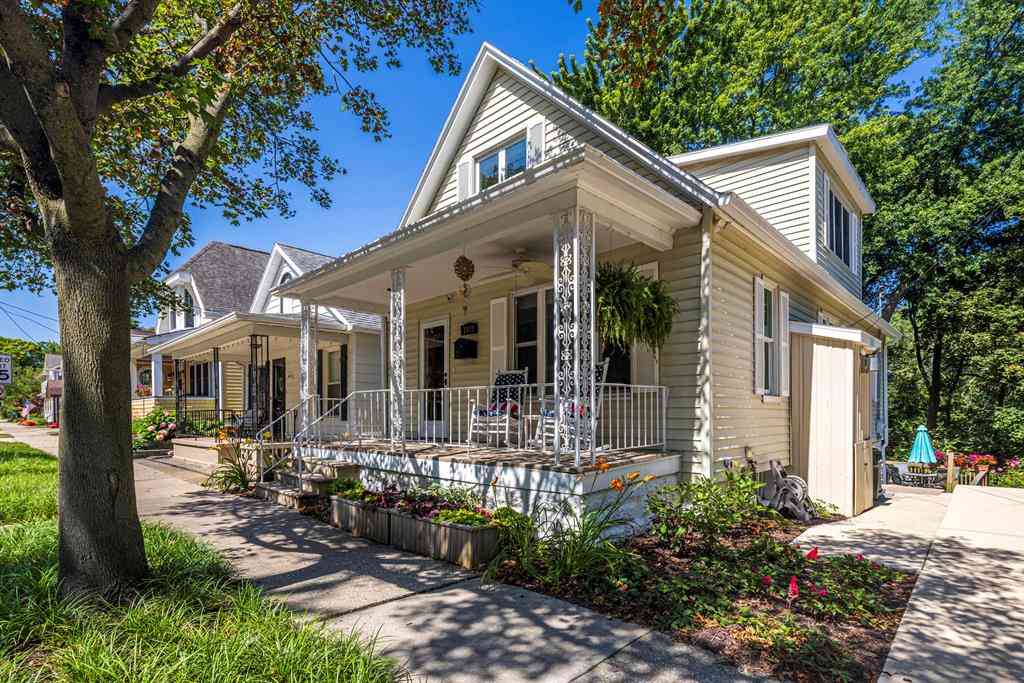 Homes For Sale - 1022 Lake Boulevard <br/> St. Joseph, MI 49085