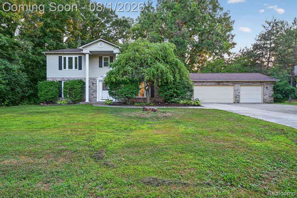 Homes For Sale - 1141 Springborrow Drive <br/> Flint, MI 48532