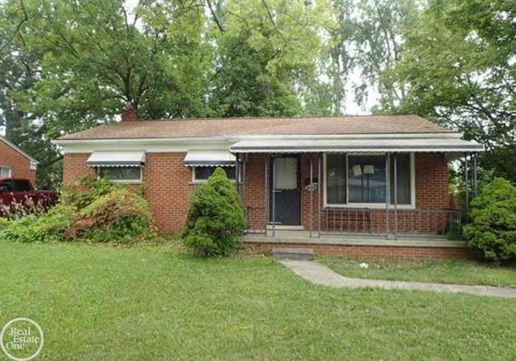 Homes For Sale - 35524 Strathcona Street <br/> Clinton Township, MI 48035